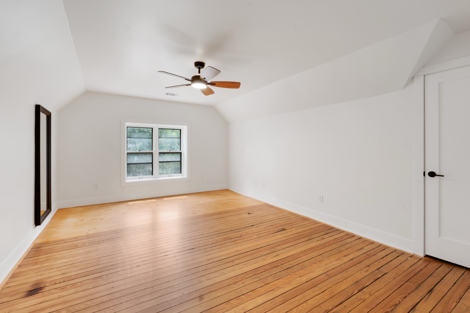 420 E 37th Street — photo 70
